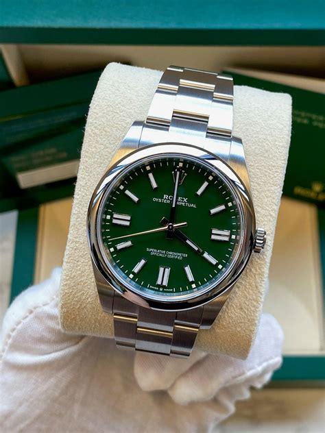 rolex acciaio con riga verde|Rolex Oyster Perpetual 41 124300 .